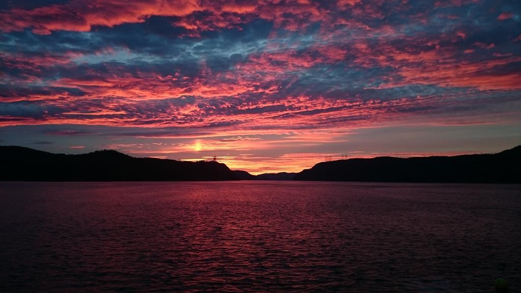 Au Sommet Du Fjord Vandrarhem Sacre-Coeur Rum bild
